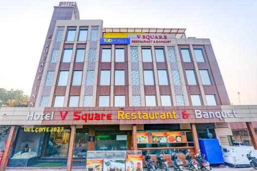 FabHotel V Square - Housity