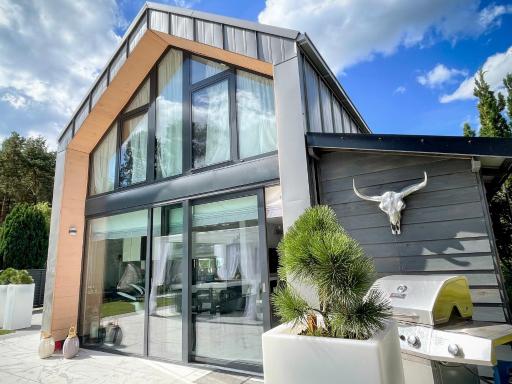 Grey House Miedwie - Housity