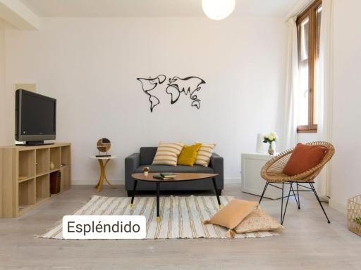 Moderno apartamento en casco histórico + desayuno! - Housity