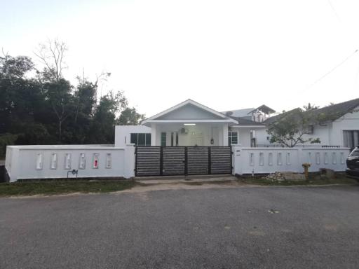 Aaeesha Homestay with pool Padang Nenas, Kuala Nerus, Terengganu - Housity