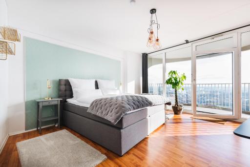 GREAT CITY VIEW I 26 FLOOR I NETFLIX and BOXSPRINGBED - Housity