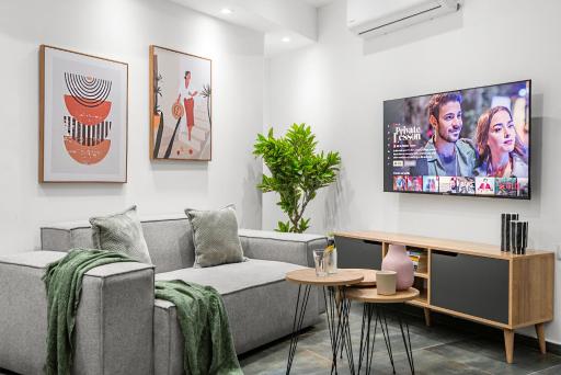 Cozy New Space w Bomb Shelter steps from beach M7 - Housity