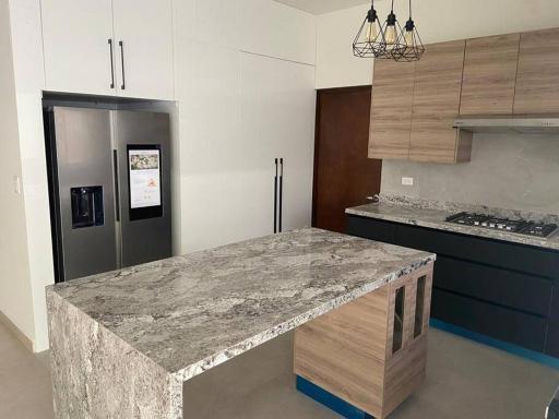 Residencia Encinos, Nueva con oficina y asador - Housity