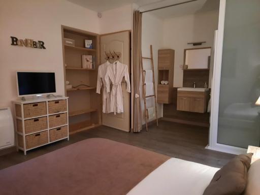 Le Mas Blanc - Housity