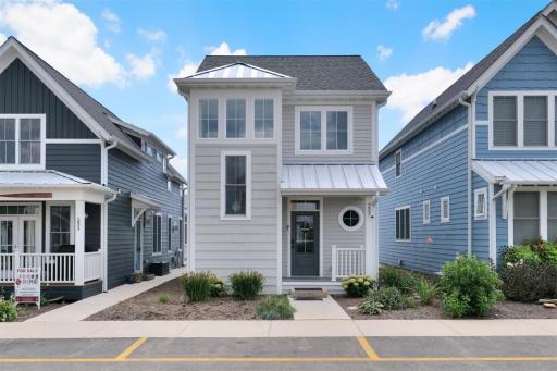 Harbor House - Housity