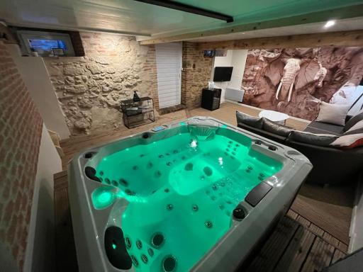 Gîte le jardin secret et Gîte au temps suspendu - Housity