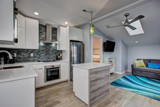 The Lilly Pad Brand New in Hyde Park! Pet Friendly, fully fenced yard, walking distance to Hyde Park shops, and dining and Camel's Back Park - Housity