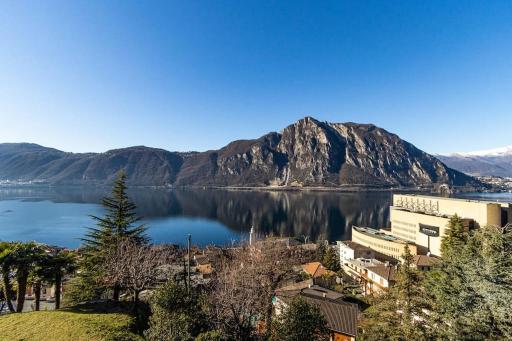Wraparound Lake Views Bellavista Residence - Housity