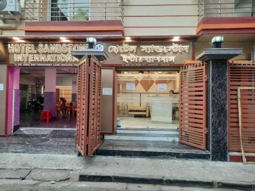 HOTEL SANDSTONE INTERNATIONAL - Housity