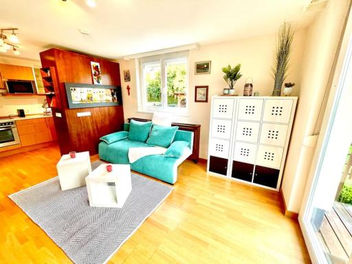 Schöne Wohnung mit eigenen Eingang und Terrasse - Housity