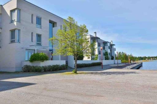 Spacious Apartment close to the sea with 2 patios - Housity