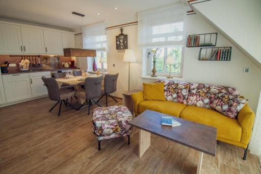 Up Besöök - Rapsblüte mit Infrarotsauna - Housity