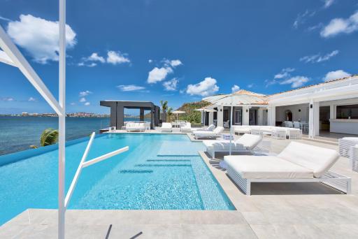 Sunny vacation Villa 43 - Housity