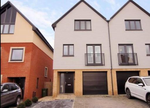 Solent Heights•Sea View•Hot Tub - Housity