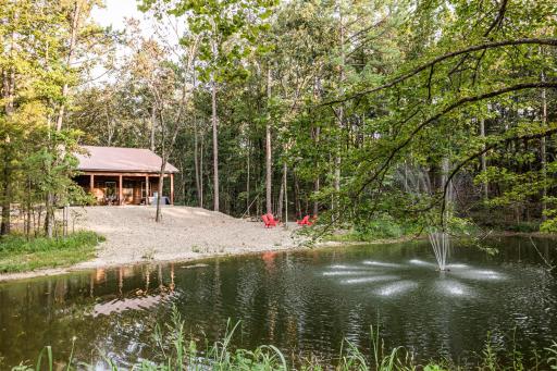 Brand New Calvert's Copper Cabin for Couples, Hot Tub, Free Firewood - Housity