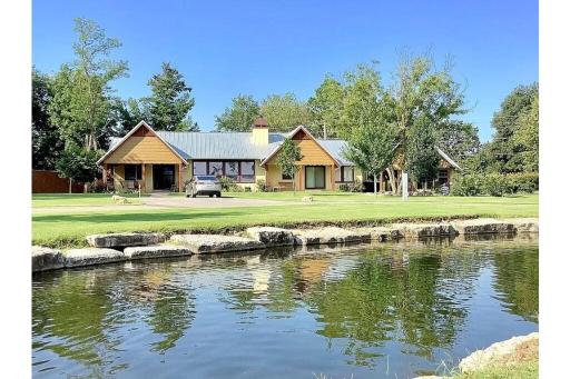Grand Lake Reunion House-Community pool, hot tub, lake access - Housity