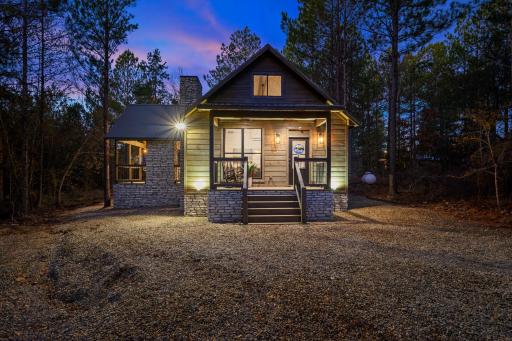 NEW! Early Bird, 1 bedroom cabin - Housity