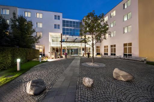 NH Frankfurt Airport West - Housity
