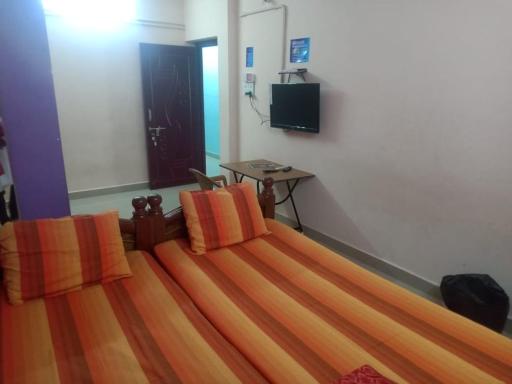 Srivari HomeStay - Housity
