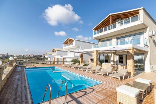 Nefeli & Dina Villas by Diomedes Group - Housity