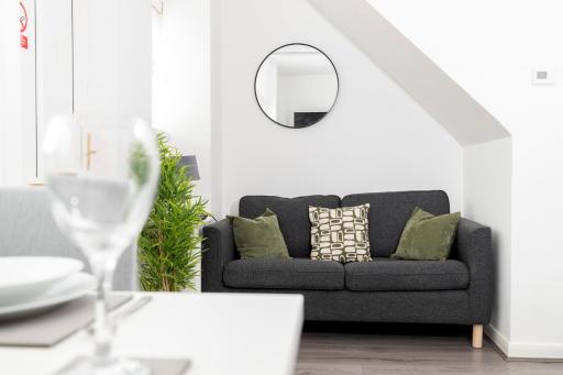 Amazing House with Central Location - Housity