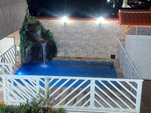 Hostel Falcão-Suites Privativas com Ar Condicionado - Housity