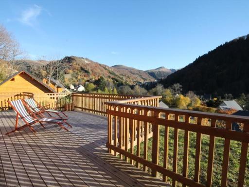 Chalet confortable 3 étoiles avec terrasse au Mont-Dore - 6 pers., 2 chambres, WIFI - FR-1-608-10 - Housity