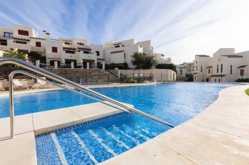 Beautiful penthouse with sea views - Housity