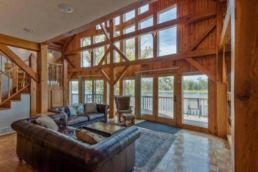 Custom Waterfront Lodge, 4 bed, 4 Bath, Sleeps 12! - Housity