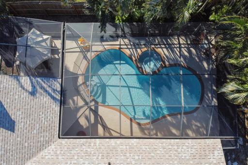 Cozy Family Getaway. Heated Pool and Spa - Housity