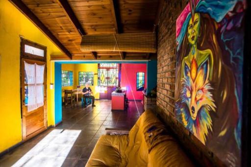 La casita del bosque, en el río. - Housity