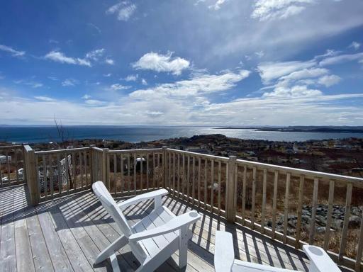 “Belle Vue” Upper Island Cove/Cathedral Ocean View - Housity