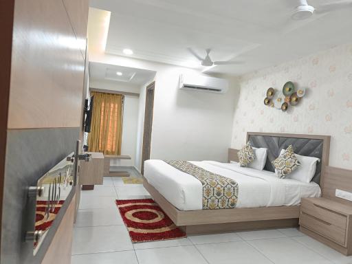 Hotel Lotus - Housity