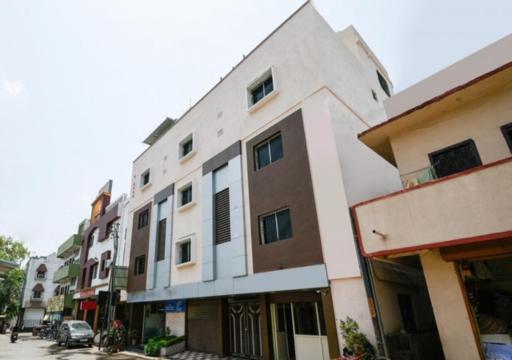 Hotel Royal Regency - Housity