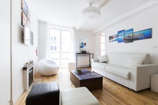 High Standing 2-Room Apartment in Latin Quarter Paris - Housity