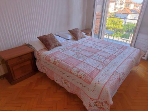 cozy room with queen bed 温馨双人大房间 - Housity