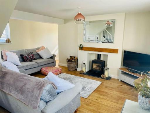 Entire 2 bed cottage - Llangwm - Housity