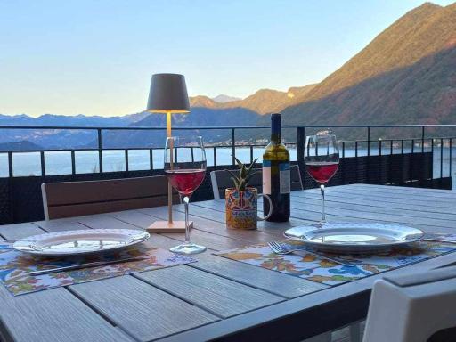 Una terrazza sul lago - Housity