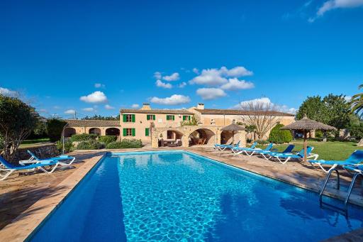 Finca Son Oliver by Mallorca House Rent - Housity