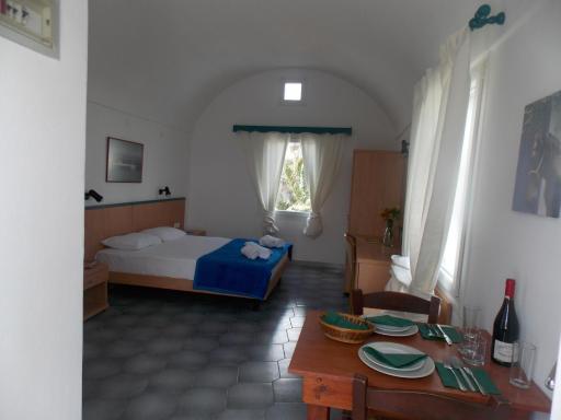 Sunrise Studios in Perissa - Housity