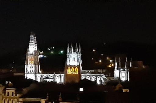 LUXEinBurgos Atico con Vistas Espectaculares - Housity