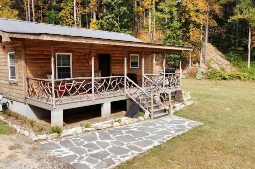 Rustic Ridge Getaway - Housity