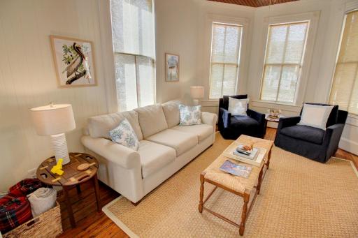 Historic 1899 Home for Summer - Housity