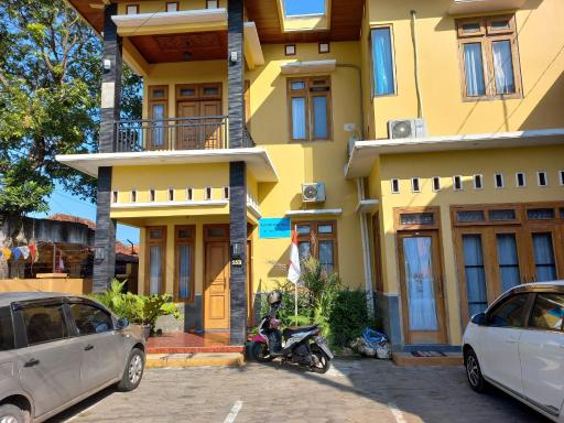 Riki Guesthouse Syari'ah - Housity