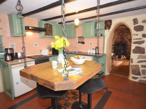 Granite Country Cottage west of Penzance - Housity