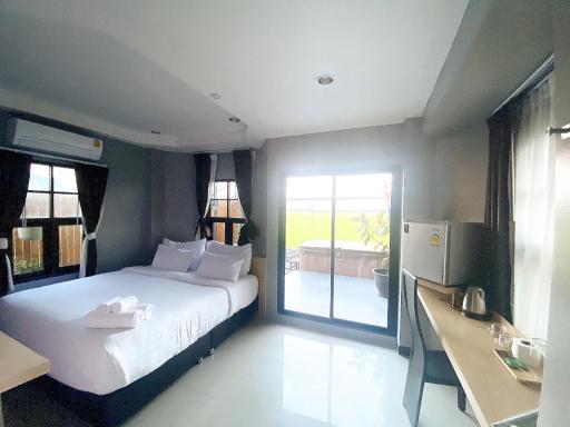 Maze Pool Villa Resort - Housity