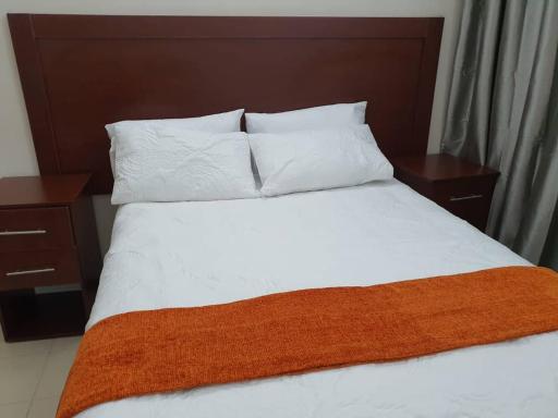 Clear Gold Apartment - Housity
