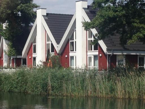 Ferienhaus mit Wasserterrasse - mit Sauna und Kamin - inklusive Nebenkosten - Housity