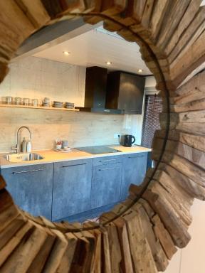 Het Atelier , sfeervolle B&B in hartje Staphorst - Housity
