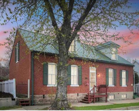 Eduard Haus on 5th Street - Housity